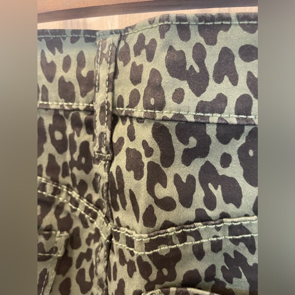 green leopard jeans - Picture 7 of 9